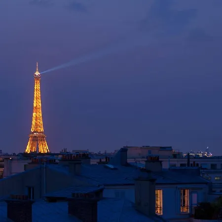 Eiffel Tower View + Terrace Saint Germain Des Pres פריז